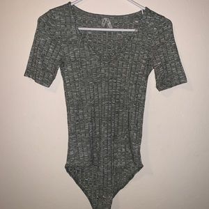 MUDD SHORT SLEEVE BODY SUIT
